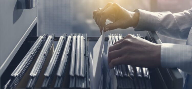 Cuatro características de una gestión de documentos de empleados altamente eficaz.